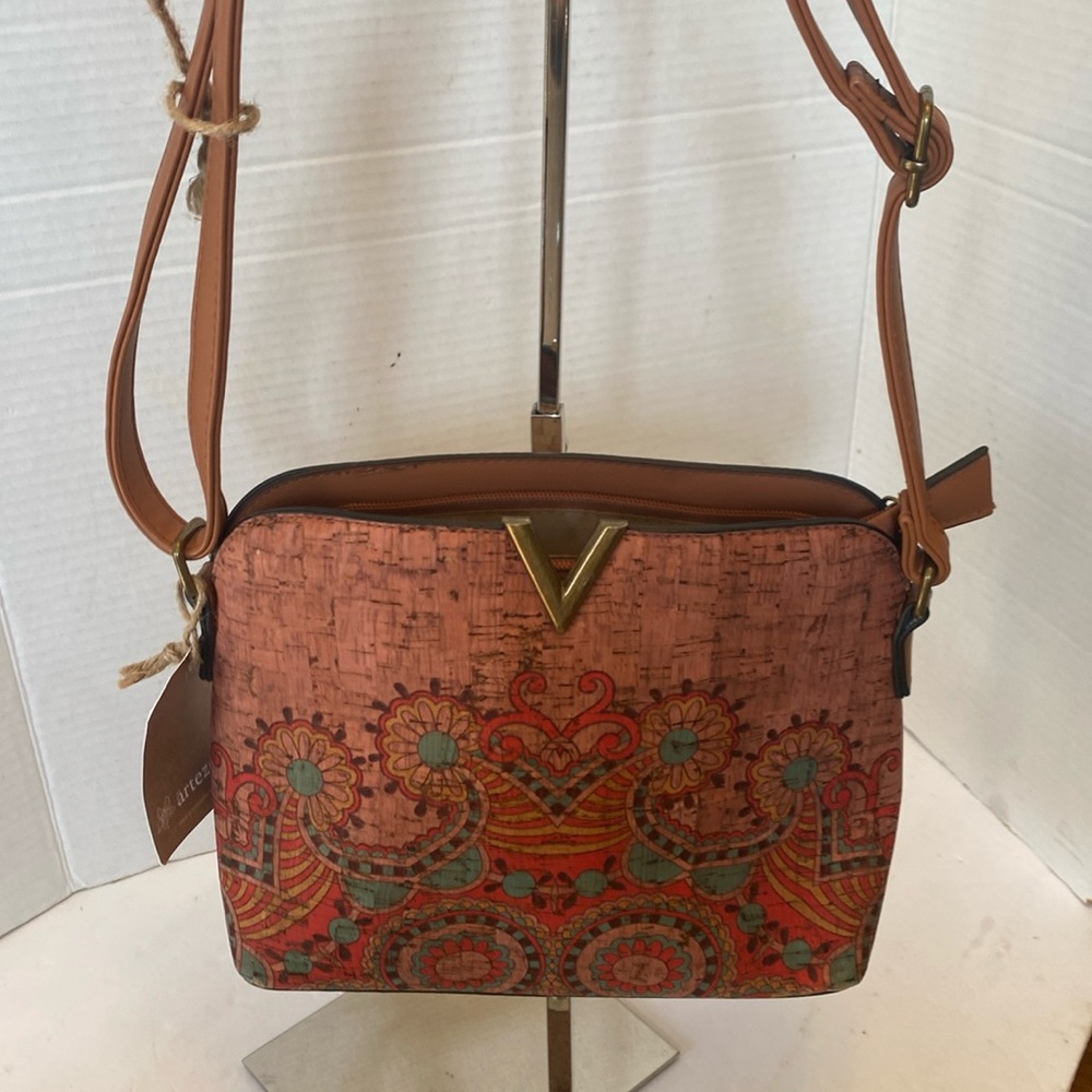 NWT. Arteten cork bag/Crossbody.